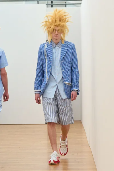 Look 44